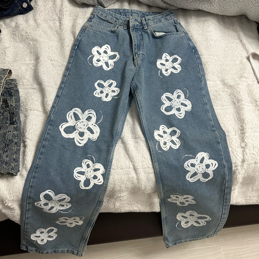 Ragged Priest Jeans With Flowers